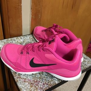 Women tennis shoes